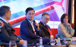 Phó Tổng Giám đốc VietinBank dự báo 3 năm tới, có thể một nửa giao dịch ngân hàng không còn do khách hàng tự tay thực hiện
