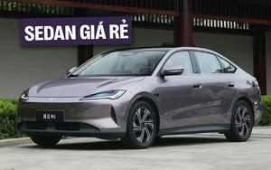 Cũng là Volkswagen Jetta nhưng không phải mẫu từng bán ở Việt Nam: Giá quy đổi hơn 300 triệu đồng, chạy 555km/sạc, chốt hơn 10.000 đơn/ngày