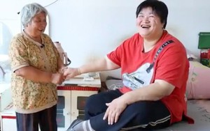 Cụ bà cứu con dâu khỏi trạng thái thực vật sau 17 năm tận tụy chăm sóc