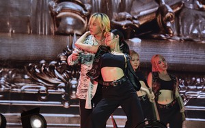 Mỹ Đình đẹp "nghẹt thở" trong đêm cuối BIGBANG: Pháo hoa rợp trời, không ai muốn kết thúc cuộc hẹn 20 năm