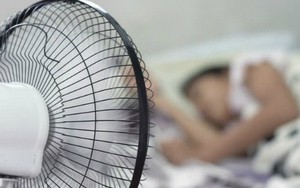 Lời khuyên cho những gia đình đang bật quạt số to khi đi ngủ