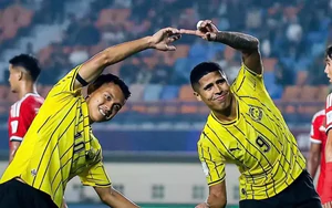 Báo động đỏ cho hàng thủ Việt Nam trước ‘song sát’ đáng sợ nhất Malaysia