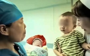 Người phụ nữ 60 tuổi sinh con gái sau khi có con trai ở tuổi 58