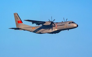 Cất cánh từ sân bay Cần Thơ, máy bay vận tải quân sự Việt Nam lần đầu đảm trách nhiệm vụ thiêng liêng, Trung tướng Hồ Văn Thái nhấn mạnh: Chuyến bay của nghĩa tình, của sự tri ân...      