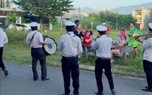 Đang tổ chức sinh nhật, đội kèn đám tang ngang qua, thổi nhạc chung vui: Người trong cuộc lên tiếng