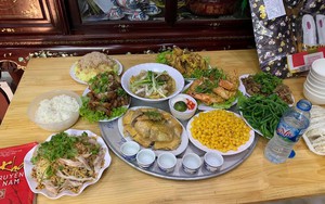 Về chơi gặp chị chồng trong bếp, tôi hỏi "nhà có giỗ ạ" mà chị đáp 1 câu khiến tôi không nhịn nổi