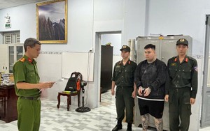 Thi hành lệnh bắt tạm giam Nguyễn Hoàng Anh Tuấn SN 2000