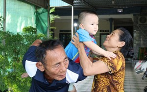 Ông bà chăm cháu hãy giữ vững 3 giới hạn để bản thân đỡ mệt, con cái bớt lo, cháu được nuôi dạy tốt