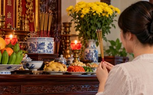 Ngày mai là mùng 1 tháng 9 Âm lịch: Khung giờ đẹp nhất để thắp hương