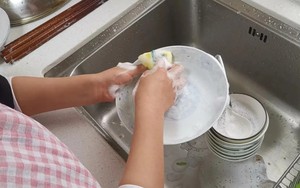 3 người một nhà lần lượt phát hiện ung thư tuyến giáp chỉ vì hay quên 1 điều mỗi khi rửa bát!