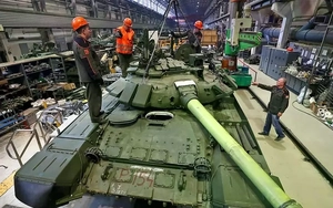 'Việc sản xuất xe tăng hiện tại là vô ích'