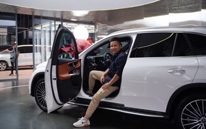 Nhìn lại dàn xe của Khoa Pug trước khi tuyên bố phá sản: Từ Camry ‘máy V6’ độc lạ tại Mỹ đến cặp đôi Mercedes-Benz hơn 4 tỷ đồng tại Việt Nam