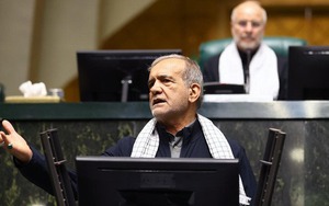 Iran chưa hết căng thẳng, tổng thống lên tiếng xin lỗi