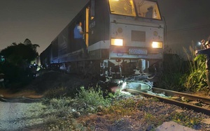 Băng qua đường sắt trong đêm, người điều khiển xe máy bị tàu hàng tông tử vong