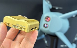 Hệ thống tự động lái nhỏ nhất thế giới biến UAV thành vũ khí thông minh