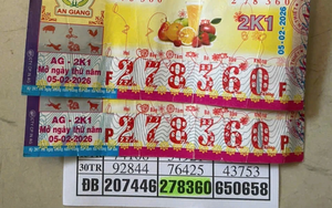 Người thợ hồ quê Hưng Yên trúng số "khủng" ngày giáp Tết: Xảy ra chuyện hy hữu khi bàn giao tiền thưởng