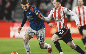 Arsenal mất điểm trước Brentford, thử thách ngôi đầu Ngoại hạng