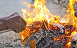 Một thói quen ngày Tết khiến môi trường "ngạt thở", tiền bạc "hóa tro"