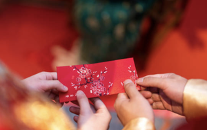 Sợ bố mẹ giữ hết lì xì, bé gái 10 tuổi lấy tiền mua vàng suốt 3 năm, tổng giá trị hiện tại khiến ai cũng choáng