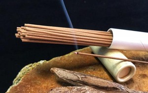 Cách chọn mua nhang thắp Tết tránh "thả" chất độc vào không khí