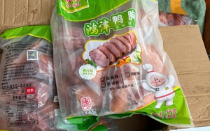 Chặn đứng gần 30 tấn nầm lợn, lạp xưởng nướng đá... "bẩn" đang chuẩn bị tuồn vào các quán ăn TP.HCM dịp Tết 2026