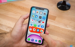 Ai còn nhớ chiếc iPhone 11 "cũ mèm" này không? - Dùng lại vào năm 2026, chẳng hiểu sao tôi vẫn thích nó mới tài