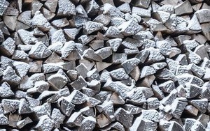 Tách khỏi lưới điện Nga, quốc gia EU chịu giá năng lượng cao giữa mùa đông lạnh bất thường, người dân cạn kiệt củi khô để sưởi ấm