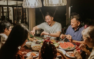 Đến tuổi trung niên tôi nhận ra: Những người “lười” 3 việc này ngày Tết mới là người tỉnh táo thực sự trên đời