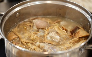 Nấu canh măng chớ bỏ qua 3 thao tác quan trọng: Măng mềm nhừ, mùi không hăng, nước canh trong