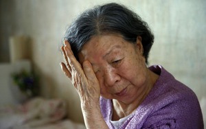 Trong tiếng Việt, từ "đợi chờ" và "chờ đợi" tưởng như một mà hóa ra khác: Chỉ đảo một chữ, cảm xúc đã rẽ sang hai hướng