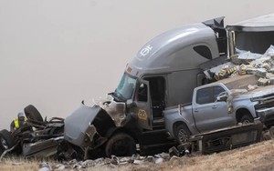 Hơn 30 phương tiện va chạm liên hoàn trên cao tốc ở Mỹ khiến 4 người tử vong