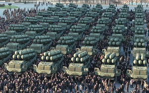 Triều Tiên bất ngờ công bố 50 “siêu pháo” tích hợp AI, có thể mang đầu đạn hạt nhân