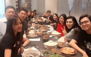 Đầu năm đi họp lớp, gặp người bạn nhà giàu nhất năm xưa, chúng tôi chết lặng