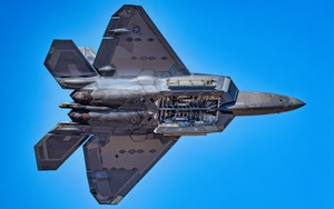 Tiêm kích F-22 giá 300 triệu USD của Mỹ lại "bắn thua" máy bay giá rẻ hơn gấp 8 lần