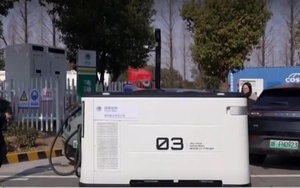 Sạc di động thông minh hỗ trợ cao điểm đi lại tại Trung Quốc