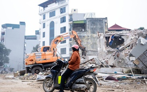 Toàn cảnh người dân Hà Nội tất bật bàn giao mặt bằng đoạn Vành đai 2,5 qua Cầu Giấy