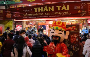 Chưa đến Vía Thần Tài, vì sao hàng loạt công ty vàng bạc đã đua nhau khai trương từ mùng 4 Tết ?