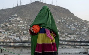 Taliban cho phép chồng đánh vợ miễn không gãy xương