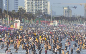 Vũng Tàu: Cứu thành công 17 trường hợp gặp sự cố khi tắm biển