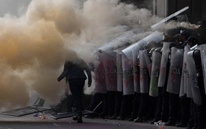 Thủ lĩnh ma túy bị tiêu diệt, Mexico chìm trong khói lửa