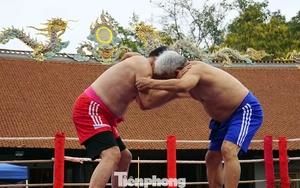 Lão đô U80 ra đòn trên sới vật có lịch sử gần 700 năm