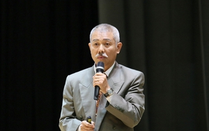 'Giáo sư quần đùi' Trương Nguyện Thành vừa phấn khích vừa lo sau khi xem robot Trung Quốc làm điều này