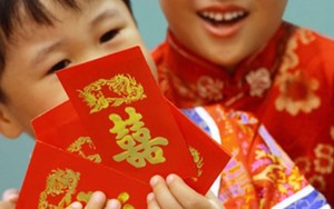 Choáng váng với màn so đo từng đồng lì xì của một bà mẹ: Rốt cuộc chị đang dạy con điều gì?