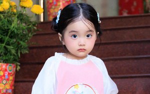 Đừng nhìn Lisa nhà Khánh Thi - Phan Hiển xinh yêu như búp bê mà nhầm, cô nhóc bị phạt vì bắt nạt anh trai đây này!