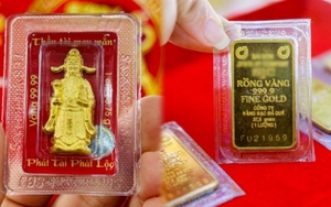 Giá vàng biến động, cả thị trường chờ đợi sự rõ ràng về thuế quan của Mỹ