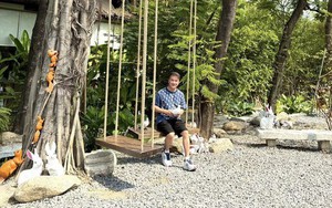 "Ông hoàng nhạc Việt" một thời: Ly hôn vợ, U60 một mình nuôi con, đi hát hội chợ, mở quán cafe