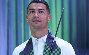 Ronaldo thành ông chủ giống Beckham