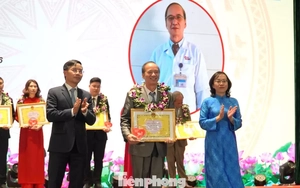 'Tỏa sáng Blouse trắng' tôn vinh y, bác sĩ tiêu biểu của Đà Nẵng