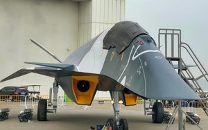 Chuyên gia nói về siêu tiêm kích "Bạch Đế" của Trung Quốc: Đã đến lúc quên F-35 hay F-47 đi?