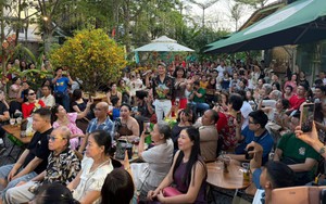 Vì sao quán cà phê của Đàm Vĩnh Hưng tạm đóng cửa chỉ sau khi khai trương hơn 2 tuần?